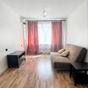 Сдается 1-комнатная квартира, 42 м²