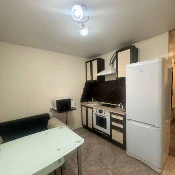 Продается 1-комнатная квартира, 35 м²