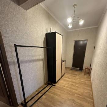 Сдается 1-комнатная квартира, 54 м²