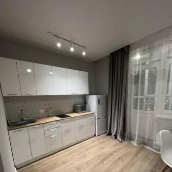 Сдается 1-комнатная квартира, 42 м²