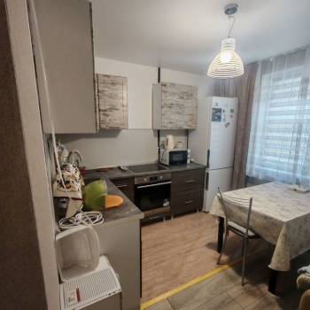 Продается 1-комнатная квартира, 42 м²