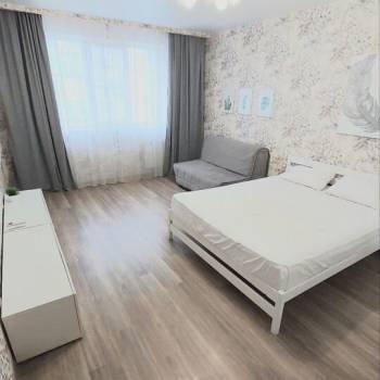 Сдается 1-комнатная квартира, 56 м²