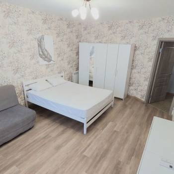 Сдается 1-комнатная квартира, 56 м²