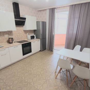 Сдается 1-комнатная квартира, 56 м²