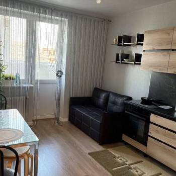 Сдается 1-комнатная квартира, 42 м²