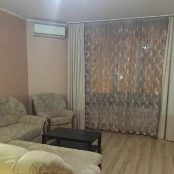 Продается 1-комнатная квартира, 49 м²