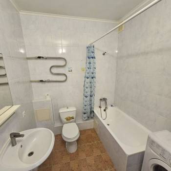 Сдается 1-комнатная квартира, 51 м²