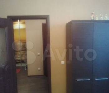Продается 1-комнатная квартира, 42 м²