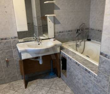 Продается Многокомнатная квартира, 112 м²