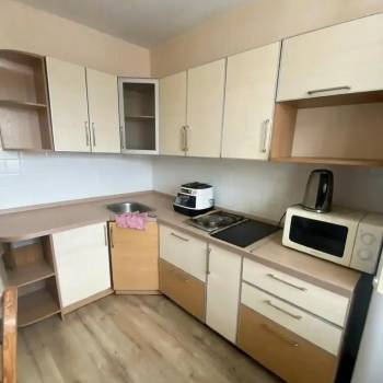 Продается 1-комнатная квартира, 42 м²