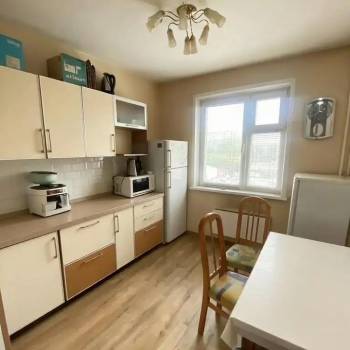 Продается 1-комнатная квартира, 42 м²