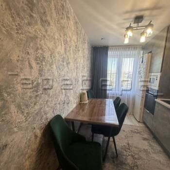 Продается 3-х комнатная квартира, 57 м²