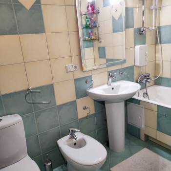 Продается Многокомнатная квартира, 89,9 м²
