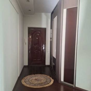 Продается 1-комнатная квартира, 65 м²