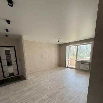 Продается Многокомнатная квартира, 83 м²