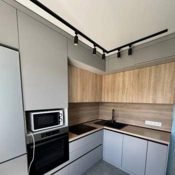 Продается Многокомнатная квартира, 83 м²