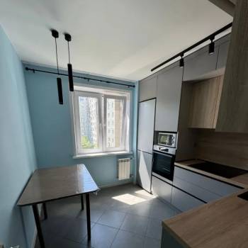 Продается Многокомнатная квартира, 83 м²