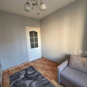 Продается 1-комнатная квартира, 37 м²