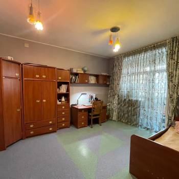 Продается Многокомнатная квартира, 141,6 м²