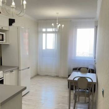 Сдается 1-комнатная квартира, 45,5 м²