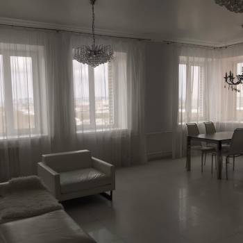 Сдается Многокомнатная квартира, 130 м²