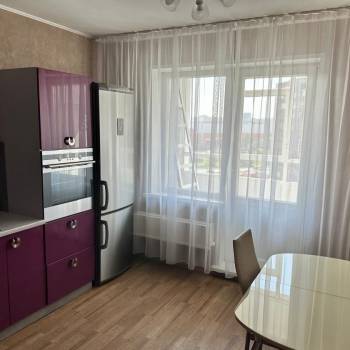 Сдается 1-комнатная квартира, 54 м²