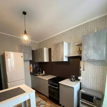 Сдается 1-комнатная квартира, 42 м²