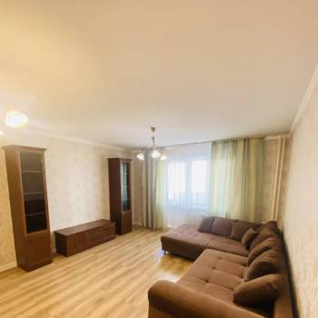 Сдается Многокомнатная квартира, 80 м²