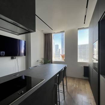Продается 1-комнатная квартира, 42 м²