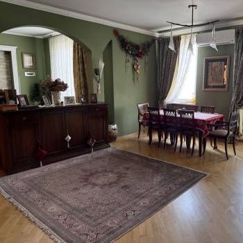 Продается Многокомнатная квартира, 157,3 м²