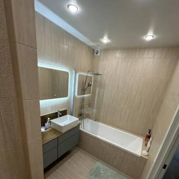 Сдается 1-комнатная квартира, 55 м²