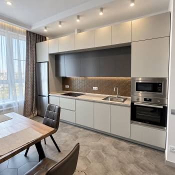 Сдается 1-комнатная квартира, 58 м²
