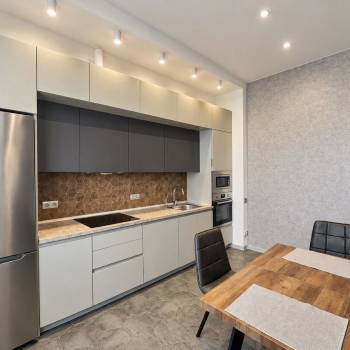 Сдается 1-комнатная квартира, 58 м²