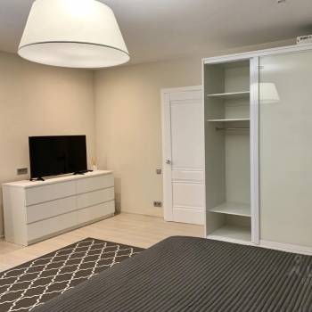Сдается 1-комнатная квартира, 50 м²