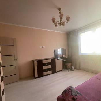 Сдается 1-комнатная квартира, 38 м²