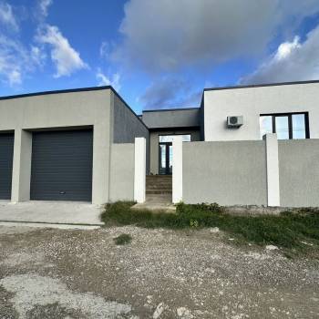 Продается Дом, 220 м²