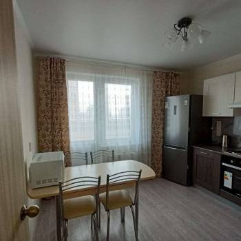 Сдается 1-комнатная квартира, 40 м²