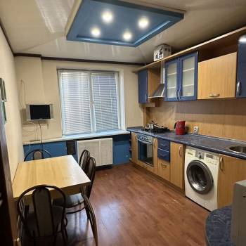 Сдается Многокомнатная квартира, 64 м²