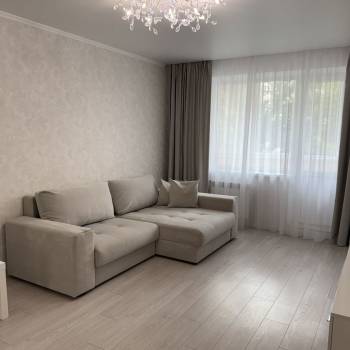 Продается 1-комнатная квартира, 38 м²