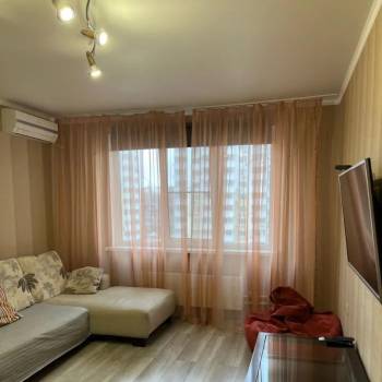 Сдается 2-х комнатная квартира, 63 м²