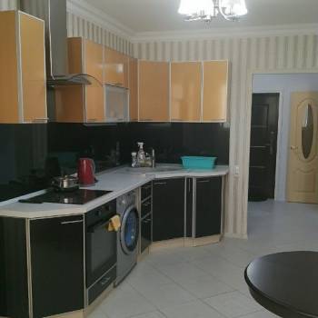 Сдается 1-комнатная квартира, 56 м²