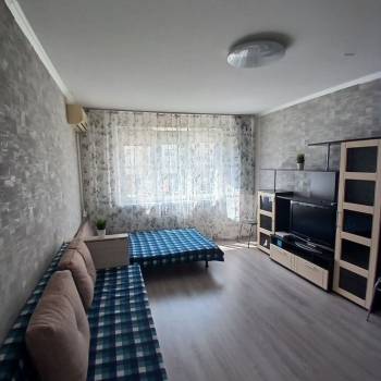 Продается 1-комнатная квартира, 40 м²