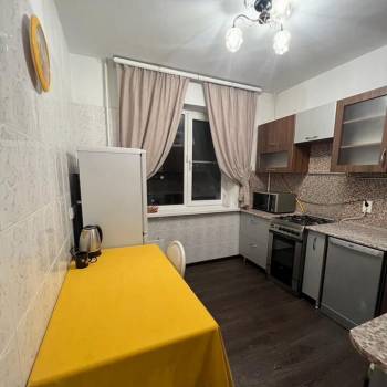 Сдается Многокомнатная квартира, 64 м²