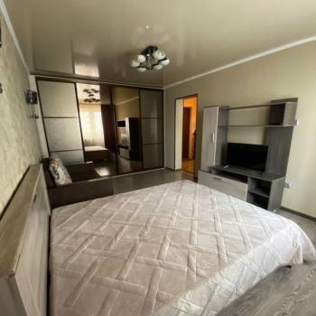 Сдается 1-комнатная квартира, 38 м²