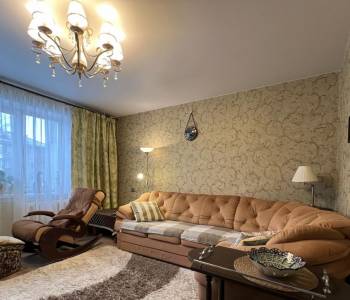Продается Многокомнатная квартира, 77,6 м²