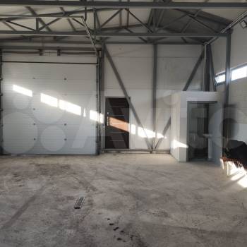 Сдается Нежилое помещение, 240 м²