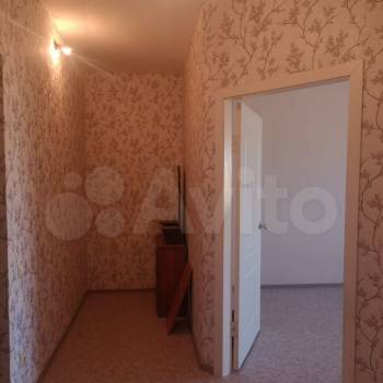 Продается 1-комнатная квартира, 42 м²