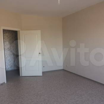 Продается 1-комнатная квартира, 42 м²