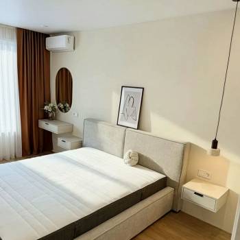 Сдается 1-комнатная квартира, 60 м²