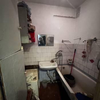 Продается Многокомнатная квартира, 61 м²